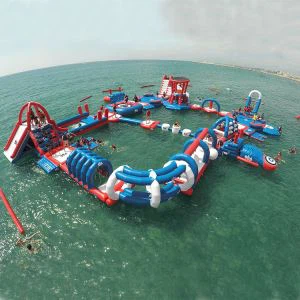 Парк за пръски с вода, инсталиран в морето